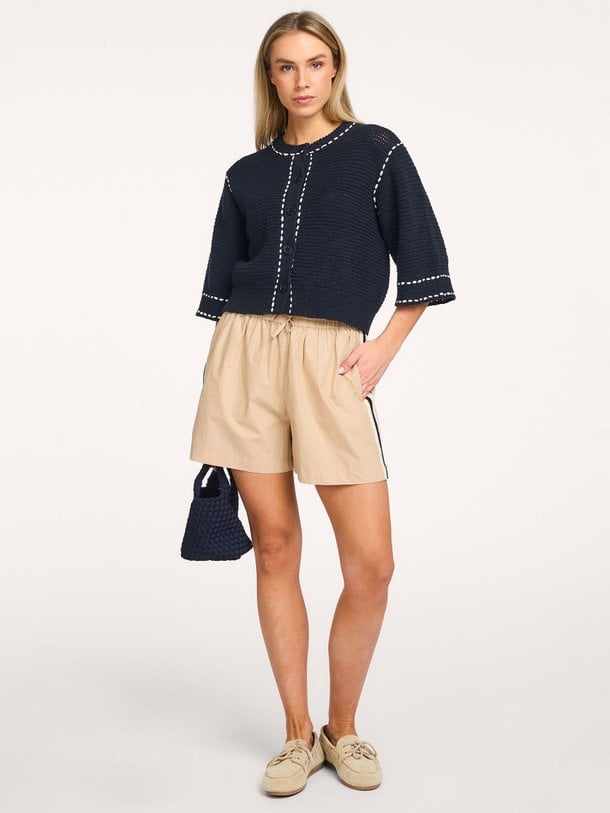 Ontdek de Peony, organic cotton shorts van Alchemist in de kleur zand bij Orangebag. Voor 21:45 besteld, morgen in huis!