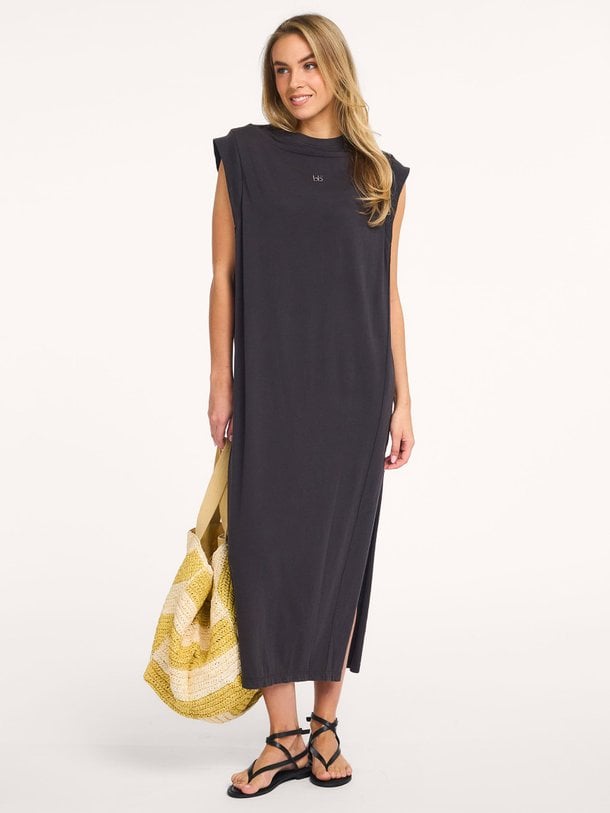 Ontdek de Cling, cotton maxi dress van Bellerose in de kleur donkergrijs bij Orangebag. Voor 21:45 besteld, morgen in huis!