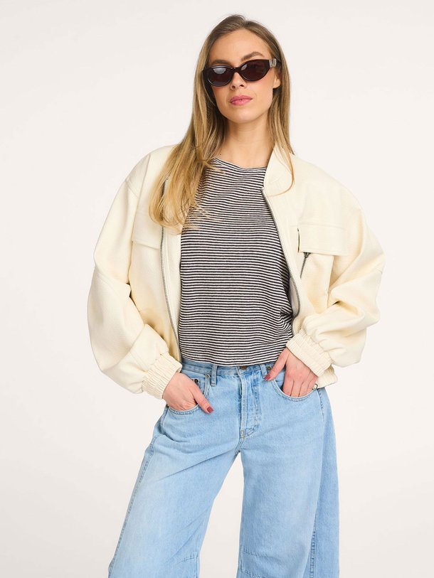 Ontdek de Vlyn, cotton/linen mix striped top van Bellerose in de kleur zwart bij Orangebag. Voor 21:45 besteld, morgen in huis!