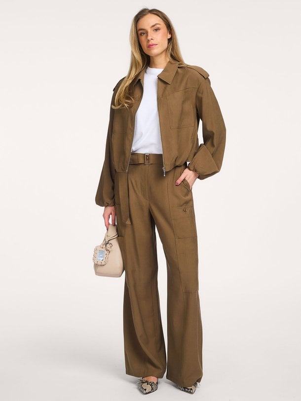 Ontdek de River, viscose mix trousers van Aaiko in de kleur donkergroen bij Orangebag. Voor 21:45 besteld, morgen in huis!