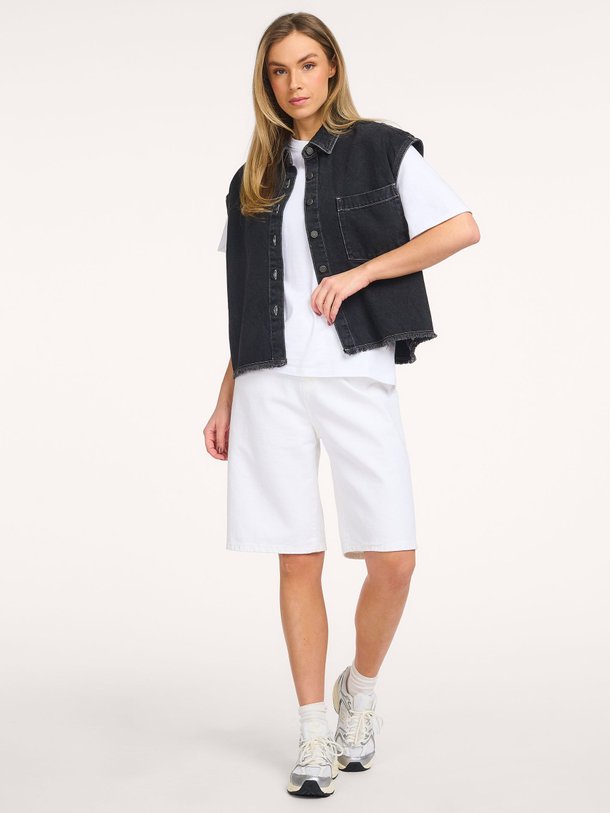 Ontdek de Yopday, denim oversized gilet van American Vintage in de kleur zwart bij Orangebag. Voor 21:45 besteld, morgen in huis!