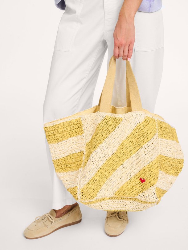 Ontdek de Ibias, raffia striped shopper van Bellerose in de kleur geel bij Orangebag. Voor 21:45 besteld, morgen in huis!