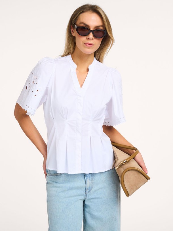 PoppyCC Emb SS V-Shirt