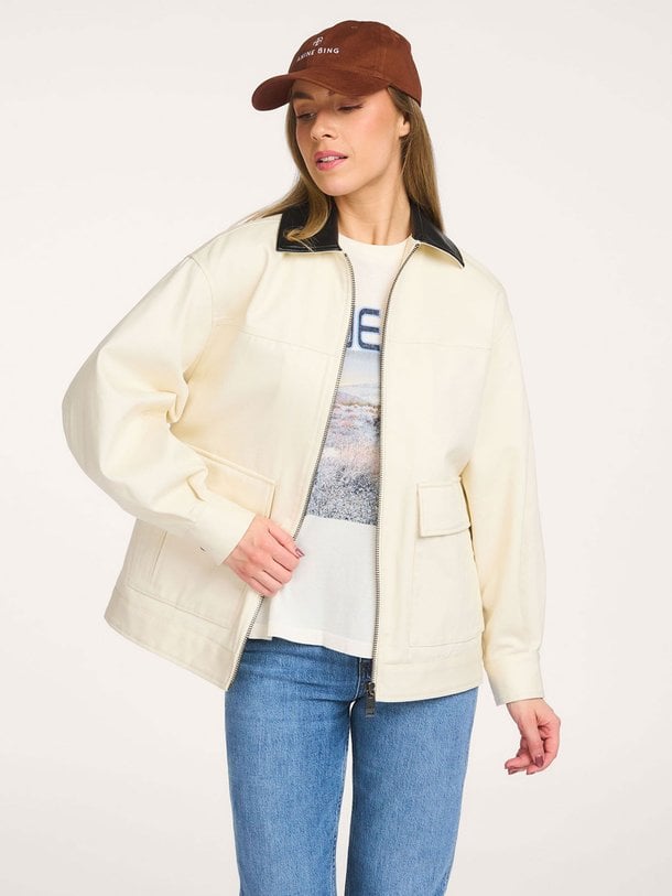 Ontdek de Holden, denim jacket van Anine Bing in de kleur crème bij Orangebag. Voor 21:45 besteld, morgen in huis!