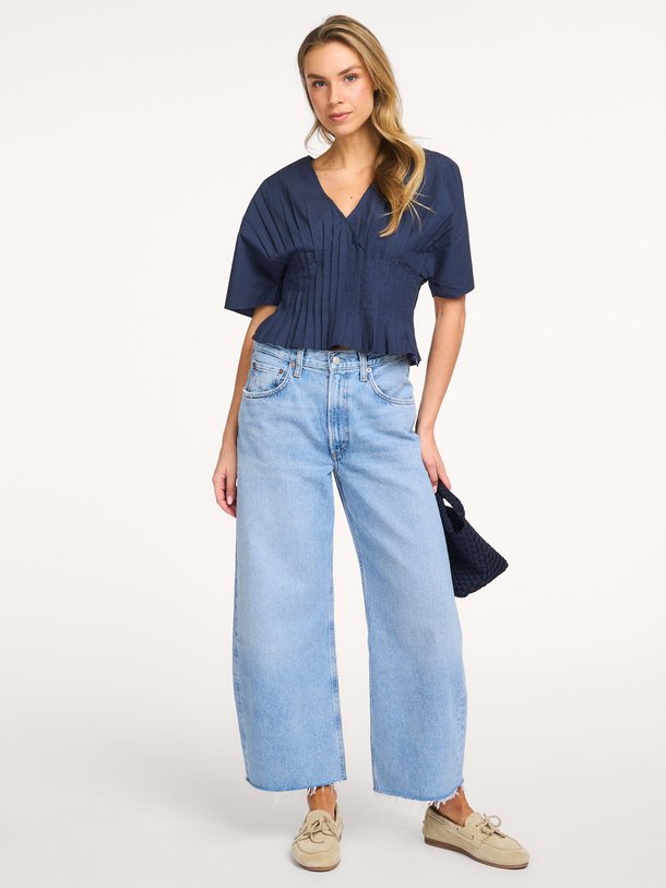 Ontdek de Pien, organic cotton pleated top van Alchemist in de kleur donkerblauw bij Orangebag. Voor 21:45 besteld, morgen in huis!