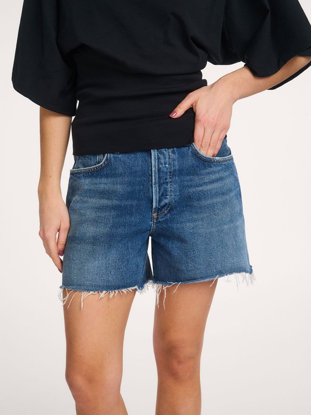 Ontdek de Nye, high waist denim shorts van Agolde in de kleur donkerblauw bij Orangebag. Voor 21:45 besteld, morgen in huis!