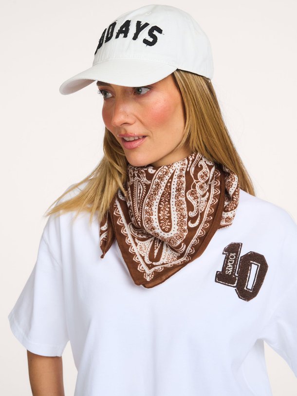 Ontdek de Cotton cap with logo van 10Days in de kleur ecru bij Orangebag. Voor 21:45 besteld, morgen in huis!