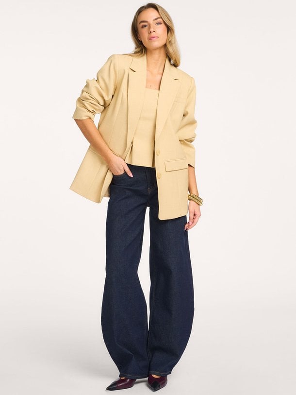 Ontdek de Stacy, viscose mix blazer van Gestuz in de kleur geel bij Orangebag. Voor 21:45 besteld, morgen in huis!