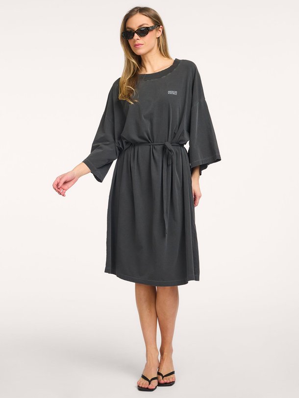 Ontdek de Pymaz, cotton mix T-shirt dress van American Vintage in de kleur antraciet bij Orangebag. Voor 21:45 besteld, morgen in huis!