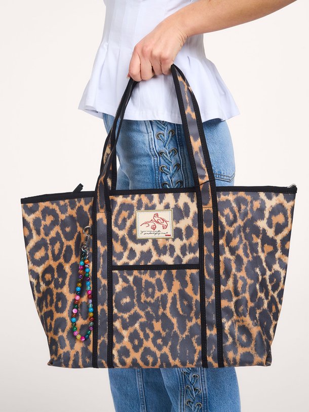 Ontdek de Leopa, cotton leopard shopper van Becksondergaard in de kleur bruin bij Orangebag. Voor 21:45 besteld, morgen in huis!