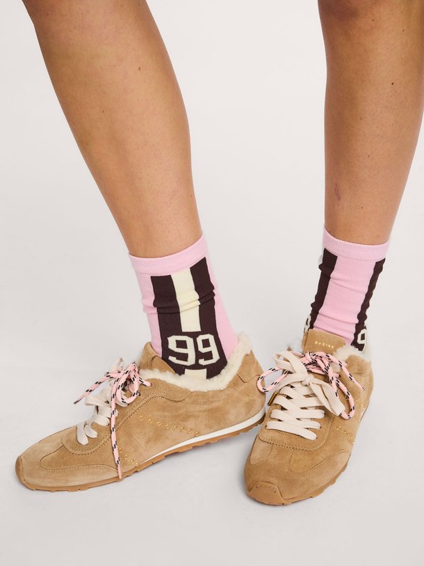 Ontdek de Ling, cotton mix socks van Baum und Pferdgarten in de kleur roze bij Orangebag. Voor 21:45 besteld, morgen in huis!