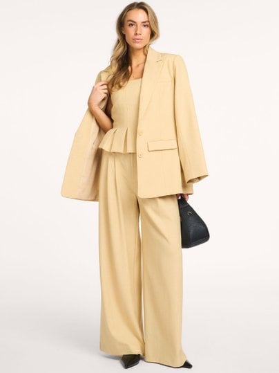 Ontdek de Stacy, viscose mix trousers van Gestuz in de kleur geel bij Orangebag. Voor 21:45 besteld, morgen in huis!