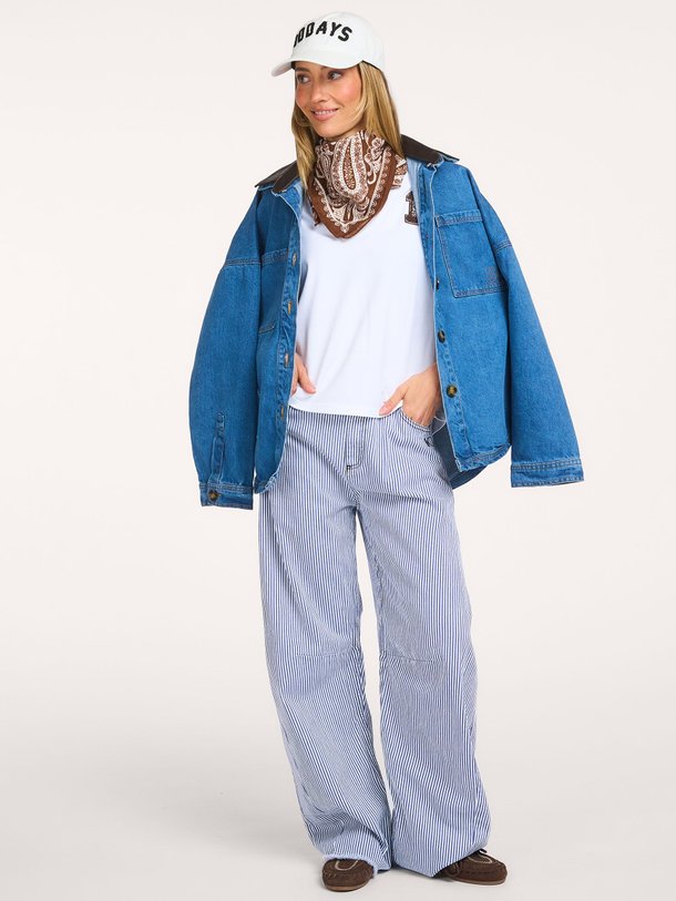 Ontdek de Western, high waist barrel fit striped jeans van 10Days in de kleur wit bij Orangebag. Voor 21:45 besteld, morgen in huis!